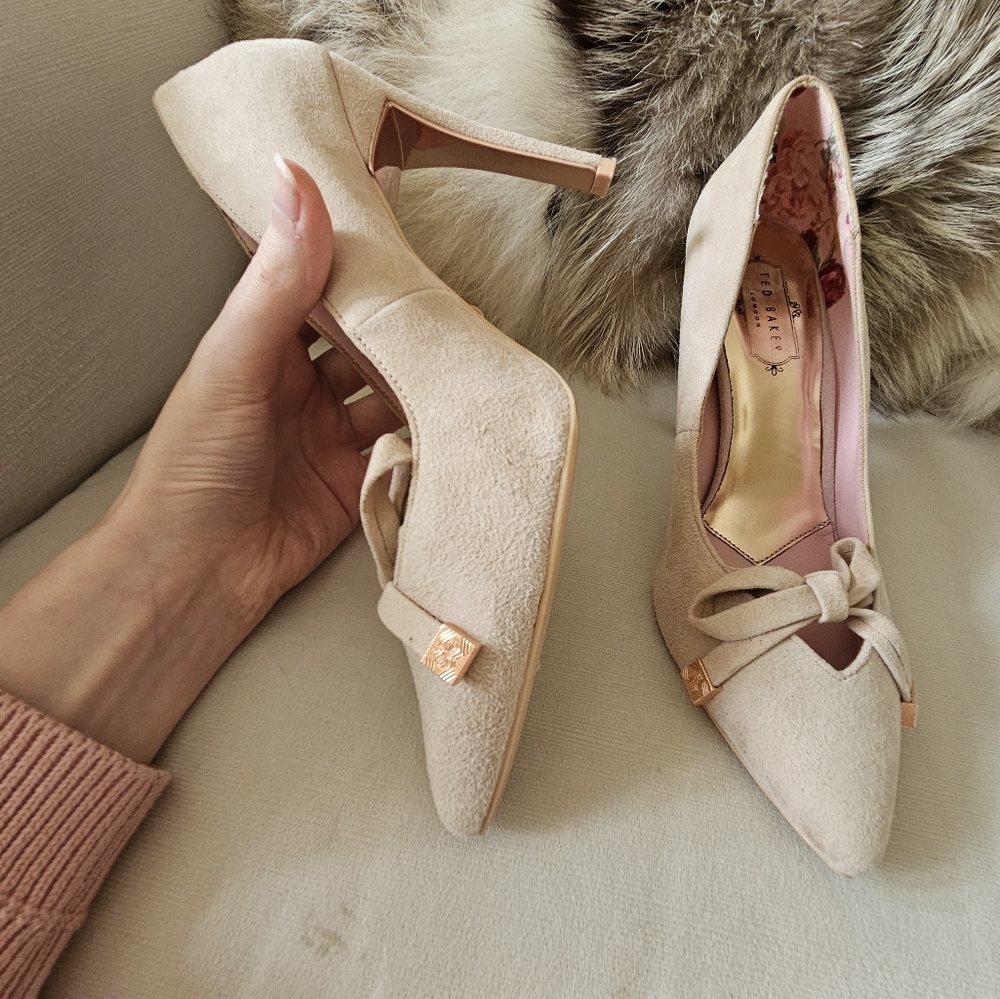Ted Baker Pale Pink Pointed Toe Bow Heels - Picture 3 of 8